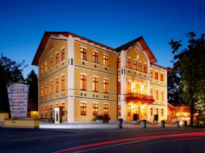 Отель Hotel & Restaurant Waldschloss  Пассау
